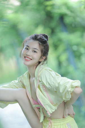 女高中生被迫肉体偿还视频